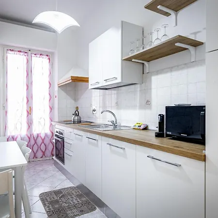 Yd Bright 2 Bedrooms, Equipped Kitchen Apartament