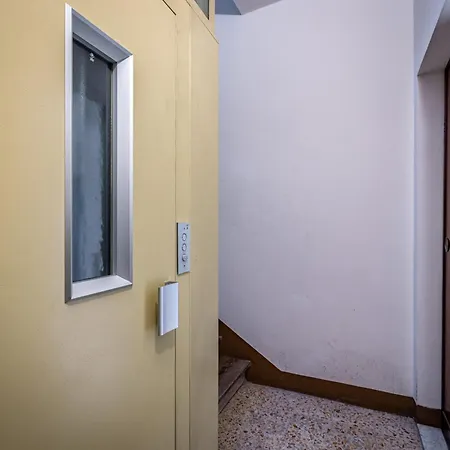 Yd Bright 2 Bedrooms, Equipped Kitchen *