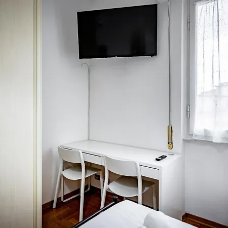 Yd Bright 2 Bedrooms, Equipped Kitchen *