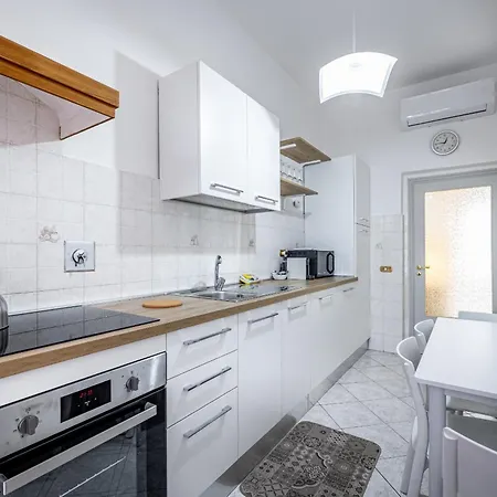 Apartament Yd Bright 2 Bedrooms, Equipped Kitchen *
