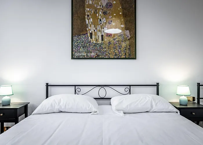 Apartment Yd Bright 2 Bedrooms, Equipped Kitchen