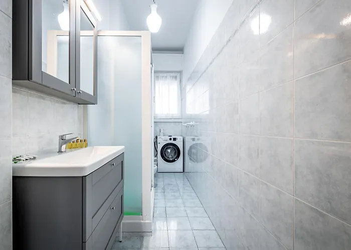 Yd Bright 2 Bedrooms, Equipped Kitchen *