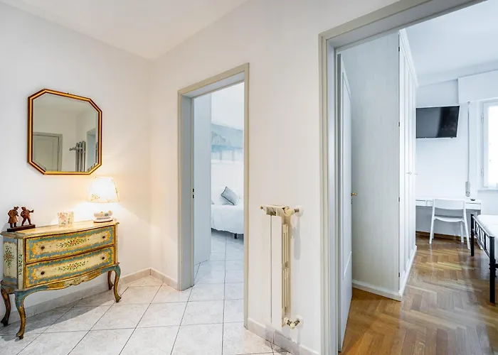 Apartment Yd Bright 2 Bedrooms, Equipped Kitchen Florence