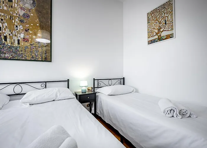 Yd Bright 2 Bedrooms, Equipped Kitchen דירה פירנצה